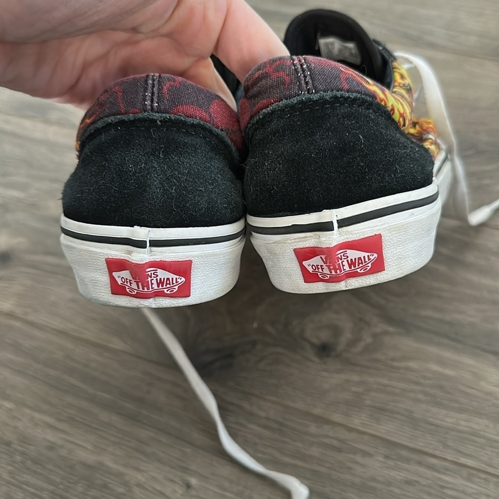 Vans with flame design men’s size 6, women’s size 7.5 - Picture 5 of 6